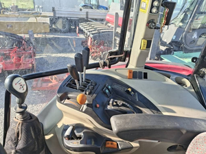 Tracteur agricole Massey Ferguson 5710 - Product Image 2