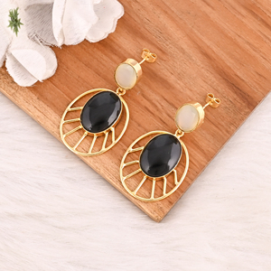 ต่างหูห้อยประดับพลอยออนิกซ์สีดำธรรมชาติและออนิกซ์สีขาว ชุบทอง สไตล์วินเทจ สำหรับผู้หญิง ขายส่งยกชุด 10 คู่ - Product Image 4