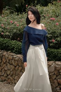 กระโปรงทรงเอเอวสูงสีขาวสำหรับผู้หญิง ผ้าชีฟองจีบพลิ้วสวยหรู ยาวระดับข้อเท้า พร้อมเข็มขัดผูก SABRINA - Product Image 3