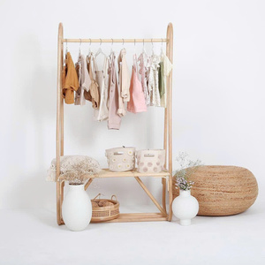 Porte-vêtements en rotin tressé, penderie ouverte, tringle à vêtements, organisateur pour magasin de vêtements et maison - Product Image 2