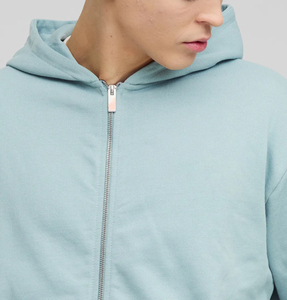 เสื้อฮู้ดซิปผู้ชายสีฟ้าอ่อน ทรงปกติ ผ้าฝ้ายเฟรนช์เทอร์รี่ พิมพ์ลายตัวอักษร โลโก้ด้านหน้า สวมใส่สบายๆ สำหรับฤดูใบไม้ร่วง - Product Image 3