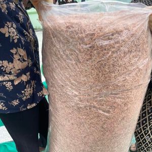 สินค้าขายดี อาหารสัตว์เกรดพรีเมียม ผงกุ้งแห้งรสเค็ม วัตถุดิบอาหารสัตว์ กุ้งขนาดเล็ก อาหารกุ้งแบบเป็นก้อน จัดหาได้จำนวนมากอย่างยั่งยืน - Product Image 2
