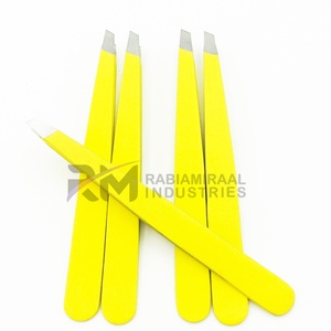 Pince à épiler inclinée en acier inoxydable de qualité supérieure avec logo personnalisé pour l'épilation et la beauté - Product Image 6