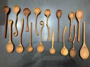 Cuillère de cuisine en bois du Vietnam, faite à la main, avec manche en forme de cœur, ustensile de mélange et de remuage, vaisselle rustique, artisanat du Vietnam - Product Image 4