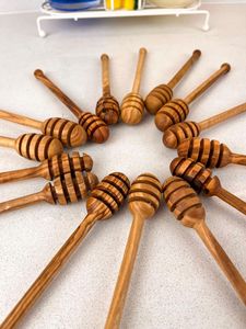 Palito para Miel de Madera de Olivo Hecho a Mano para Servir y Untar Miel Fácilmente sin Ensuciar la Cocina - Product Image 2
