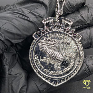 Collar llamativo estilo hip hop con colgante de medallón con incrustaciones de diamantes estilo moneda - Product Image 4