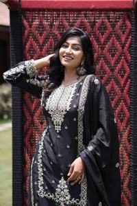 Traje Georgette Anarkali de calidad superior readymade Indian Wear con bordado de secuencia vestido de trabajo para mujer vestido de Bollywood - Product Image 2