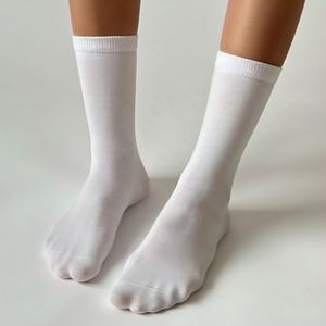 Vente en gros de chaussettes en coton de haute qualité avec logo personnalisé Chaussettes d'équipage personnalisées pour hommes Fabricant de chaussettes athlétiques - Product Image 2