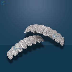 Grillz sur mesure en or blanc massif 14 carats avec diamants de laboratoire, ensemble complet 8 dents supérieures et 8 dents inférieures entièrement sertis de diamants pour hommes - Product Image 2