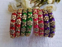 Bracelets en soie de fil avec perles en métal orné Bracelets Pile Diverses couleurs Faveurs de mariage Mehndi Bijoux pour la mariée