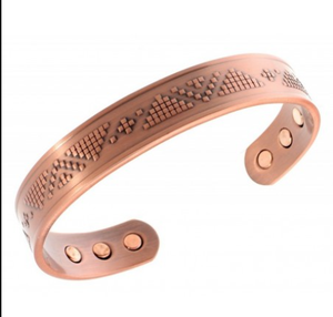 Authentic Textured Geometric Chevron Pattern Solid Metal Cuff Fashionable Metal Jewelry Exquisite Design - Product Image 1