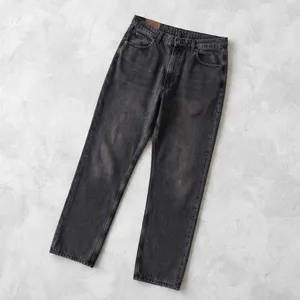 Jeans de Pierna Recta Midi en Negro Deslavado para Mujer |   Vaqueros de cintura alta vintage con lavado claro |   Corte Holgado Informal con Abertura Lateral - Product Image 6