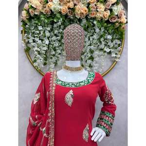 ชุดราตรีสวยงามแบบท็อป-บটอม พร้อมผ้าคลุมไหล่ ประดับด้วยงานปักด้ายและเลื่อม เหมาะสำหรับงานปาร์ตี้ - Product Image 1