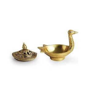 Elegant Arabic <b>Oud</b> Bakhoor Incense <b>Burner</b> with Metal Construction Eco-friendly Religious Use for Home Office Hospitality Spaces - Product Image 4