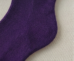 Calcetines de Mujer, Color Morado Sólido, Tejidos, para Uso Diario, Longitud Estándar, Estilo Regular - Product Image 3