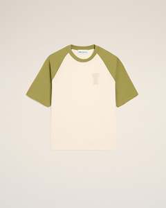 เสื้อยืดแขนราแกลนผู้ชาย สีครีมเขียว แต่งลายปักหัวใจ ทรงปกติ ผ้าเจอร์ซีย์คอตตอน คอกลม สไตล์ลำลอง - Product Image 1