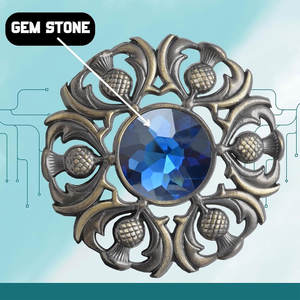 Broche de tartán escocés de lujo con diseño de cardo premium y piedras brillantes, hecho a mano - Product Image 4