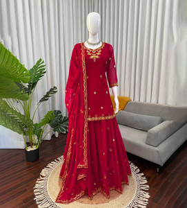 Nouveau costume Sharara en Foux Gorgette brodé de créateur avec travail de broderie à sequins, entièrement cousu avec broderie lourde et élastique - Product Image 1