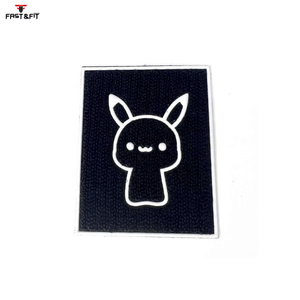 แผ่นยาง PVC 3 มิติ คุณภาพสูง แบบมีกาวในตัว ขอบเย็บเมอร์โรว์ สีและขนาดตามสั่ง ขายส่งสำหรับหมวก - Product Image 3