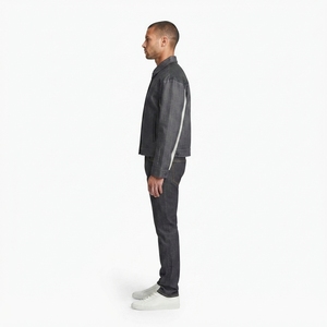 Veste en denim japonais en coton biologique pour homme avec empiècements en toile de voile recyclée, articulation pour une mobilité accrue, délavage à la pierre - Product Image 3