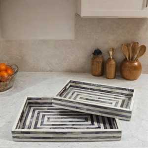 Bandeja de Servir Moderna Hecha a Mano con Incrustaciones de Hueso Azul, Bandeja Rectangular Decorativa con Diseño Floral y Asas - Product Image 1