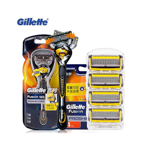Maquinilla de afeitar Gillette Fusion ProShield premium para hombres, diseñada con doble banda lubricante para mayor comodidad y precisión. - Product Image 6
