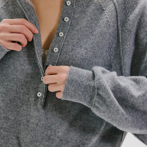Elegante Maglione Grigio da <span class=keywords><strong>Donna</strong></span> a Collo V con Bottoni, Maniche Lunghe, Stile Henley, Casual, Tinta Unita, Effetto Vissuto - Product Image 3