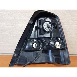 Conjunto de Luz Trasera Izquierda para Sorento (Lámpara Combinada Trasera) Usado OEM 924013E000 - Product Image 3