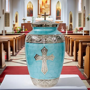 Urnes funéraires en laiton de qualité supérieure gravées à la main pour les cendres humaines Urne en laiton personnalisée Urne en laiton artisanale pour cendres d'adultes Vente en gros - Product Image 1