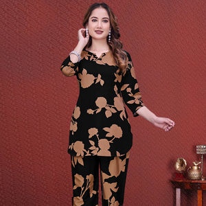 Ensemble coordonné pour femmes en microfibre noire, imprimé écologique, col rond, deux pièces, taille plus, du S au 6XL, vente en gros Kiran Nexus - Product Image 1