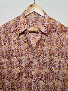 เสื้อเชิ้ตแขนยาวสีน้ำตาลคุณภาพเยี่ยม ผ้าฝ้าย 100% สำหรับผู้ชาย พิมพ์ลายดอกไม้ด้วยมือ งานดีไซน์ระดับพรีเมียม สไตล์ชาติพันธุ์ - Product Image 3