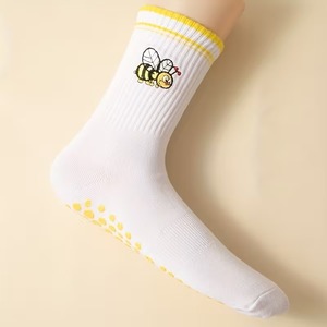 Chaussettes antidérapantes à rayures tricotées avec broderie abeille de haute qualité, logo personnalisé, chaussettes de Pilates lavables, antidérapantes. - Product Image 4