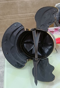 Casco de Centurión Romano Hecho a Mano con Pluma Roja, Acero Suave, Armadura Medieval para Recreación Histórica, Decoración para el Hogar y la Oficina - Product Image 6