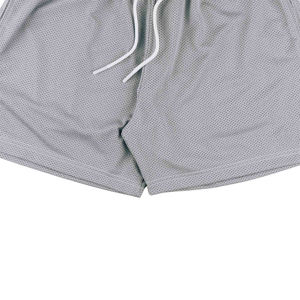 กางเกงวิ่งขาสั้นผู้ชายสีเทา ดีไซน์ล่าสุด ผ้าตาข่าย ระบายอากาศ เอวยางยืด 3 นิ้ว แห้งเร็ว เป็นมิตรกับสิ่งแวดล้อม เหมาะสำหรับออกกำลังกายที่ยิม - Product Image 6