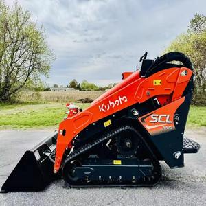 รถตักล้อยางขนาดเล็ก Kubota Scl1000 ระดับมืออาชีพสำหรับขายส่ง ให้การควบคุมที่ยอดเยี่ยม แข็งแรง และเชื่อถือได้ - Product Image 1