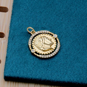 Collier ras du cou en argent sterling S925 plaqué or avec micro-pavé de zircon, pendentif délicat style rustique Reine Roi Roière - Product Image 6