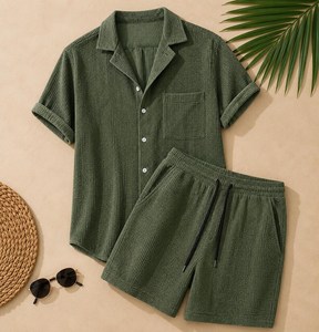 Conjunto Unisex de Camisa y Pantalones Cortos de Algodón Verde, Cuello con Botones, Cintura con Cordón, Corte Holgado, Ropa Casual de Verano - Product Image 1
