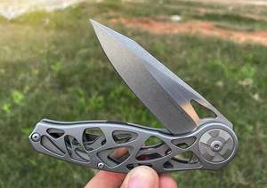 Navaja <span class=keywords><strong>Plegable</strong></span> EDC <span class=keywords><strong>de</strong></span> Alta Dureza con Mango <span class=keywords><strong>de</strong></span> Aleación <span class=keywords><strong>de</strong></span> Titanio y Acero M390 <span class=keywords><strong>de</strong></span> Primera Calidad, OEM, para Campamento, Bolsillo, <span class=keywords><strong>Caza</strong></span>, Supervivencia al Aire Libre - Product Image 4