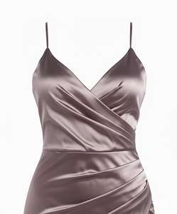 ชุดเดรสผ้าไหมผ้าซาตินหรูหราสำหรับผู้หญิงพร้อมสายสปาเก็ตตี้ละเอียดอ่อนและดีไซน์แบบเปลือยหลัง - Product Image 3