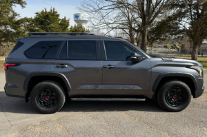 รถ SUV คลาสสิกหรูหราหรูหราหรูหรารถโตโยต้า Sequoia TRD PRO - Product Image 4