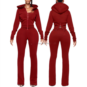 Survêtements d'hiver doux et résistants pour femmes, avec logo personnalisé, deux pièces, style Y2K, écologiques, coupe ajustée, en polyester, comprenant un sweat à capuche et un pantalon de jogging - Product Image 4