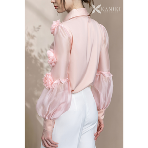 Chemisier floral premium pour femme avec manches transparentes audacieuses, prêt à être expédié – Élégance de bureau, article tendance, vente en gros - Product Image 5