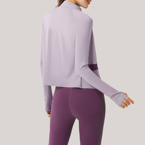 Ensemble de yoga 3 pièces sans couture pour femme OEM : T-shirt, short cycliste, haut long, soutien-gorge de sport taille haute respirant et écologique - Product Image 4