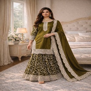 Conjunto VASTRA COTTAGE Fandy de Kurti de Seda, Plazo y Dupatta con Bordado de Lentejuelas, Top Cosido con Borde de Encaje Elegante, Ropa Étnica - Product Image 1