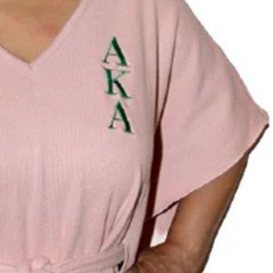 Poncho AKA para Mujer, Color Rosa, Cuello en V, Corte Holgado, Túnica con Cinturón, Ropa Casual para Hermandades Griegas, Prenda Exterior Elegante y a la Moda - Product Image 3