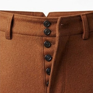 Pantalon de combat allemand détaillé, style historique, avec panneaux structurés, construction confortable - Product Image 5