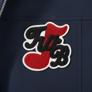 Chaqueta Varsity Azul Marino para Hombre con Logotipo Bordado en Rojo, Cierre de Cremallera, Cuello Camisero, Estilo Preppy, Ropa de Otoño - Product Image 5