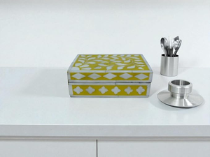 FAIZA CRAFT Boîte de rangement carrée moderne en résine gravée à la main de qualité supérieure, design personnalisable, bijoux, maquillage, mariage - Product Image 2