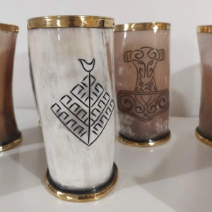 Copa de Cuerno Vikinga Hecha a Mano Única, de la Mejor Calidad, Material Orgánico, Tallada a Mano, con Forma Natural para Vino Tinto - Product Image 4