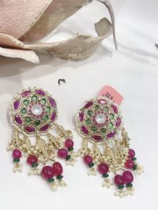 Boucles d'oreilles fusion en pierres de moissanite plaquées or exquises pour femmes et filles, pour les tenues de soirée, collection pour occasions spéciales. - Product Image 3